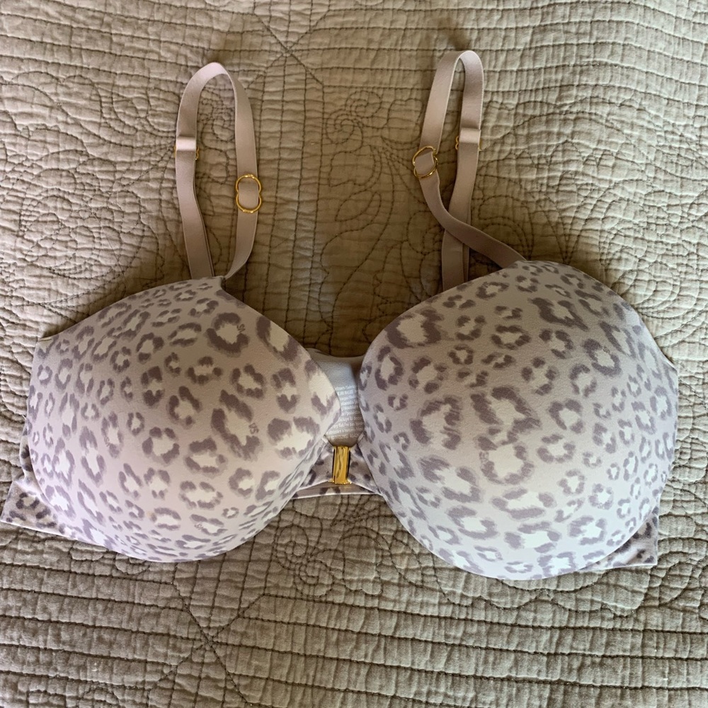 Front clasp Like-New VS bra